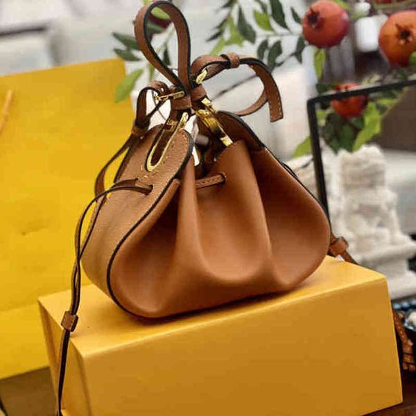 luxury saddle crossbody fends bags for womens multicolor handbag designer sling bag baguette tote shoulder purses woman 7a fashion wallet wc
luxury saddle crossbody fends bags for womens multicolor handbag designer sling bag baguette tote shoulder purses woman 7a fashion wallet wc