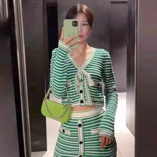 women's knits tees french single sp spring and summer sweet celebrity stripe v-neck bow knit short top, White
women's knits tees french single sp spring and summer sweet celebrity stripe v-neck bow knit short top, White
