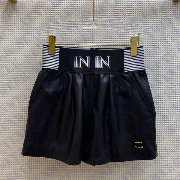 fashion luxury womens leather shorts pants designer letter elastic waist short pant four season, White;black
fashion luxury womens leather shorts pants designer letter elastic waist short pant four season, White;black