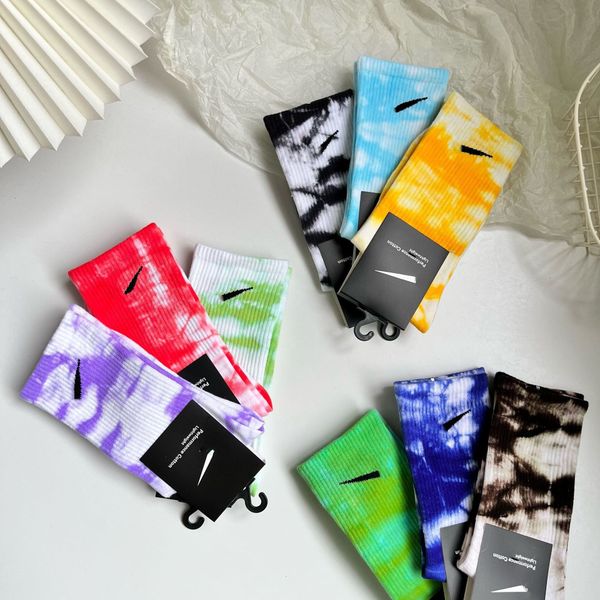 brand tie-dye fashion women socks textile designer long socks euramerican casual sport sock tidal youth stockings for four seasons
brand tie-dye fashion women socks textile designer long socks euramerican casual sport sock tidal youth stockings for four seasons