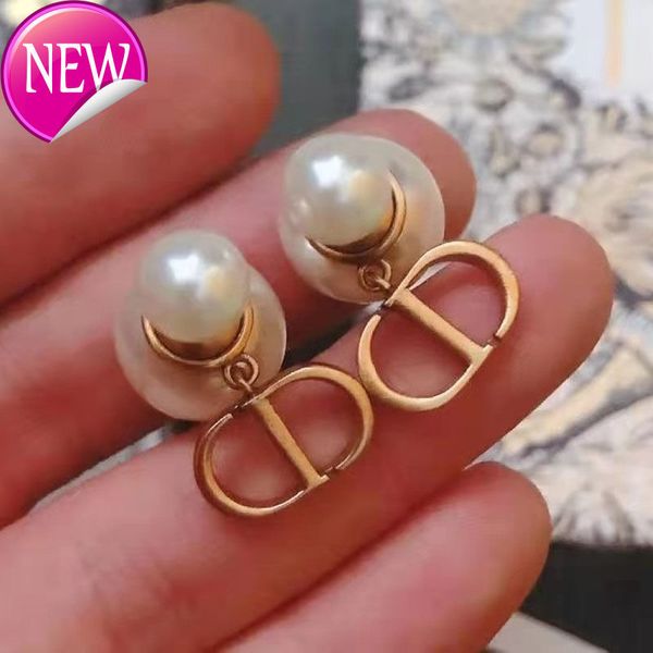 luxury brand design earrings d family cd size pearl female baby the same niche small temperament fragrant earrings, Golden;silver
luxury brand design earrings d family cd size pearl female baby the same niche small temperament fragrant earrings, Golden;silver