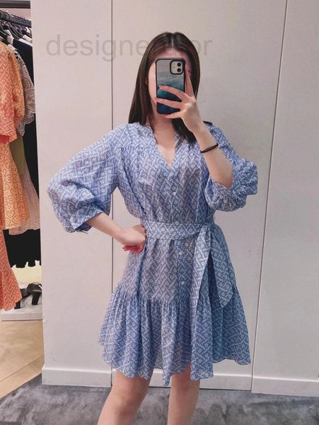 casual dresses designer fadan s family 2022 spring and summer blue big v-neck floral lace up sweet shirt dress, Black;gray
casual dresses designer fadan s family 2022 spring and summer blue big v-neck floral lace up sweet shirt dress, Black;gray