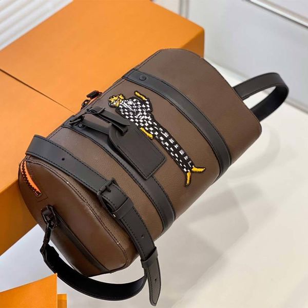 2022 man bags designer boston men and women pillow shoulder bags mini keepal handbags messenger bag with box
2022 man bags designer boston men and women pillow shoulder bags mini keepal handbags messenger bag with box