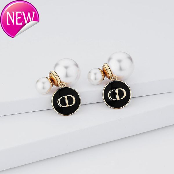 luxury brand design earrings d home 2022 new cd size pearl temperament earrings brass 925 silver needle, Golden;silver 
luxury brand design earrings d home 2022 new cd size pearl temperament earrings brass 925 silver needle, Golden;silver