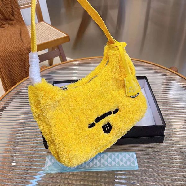 2022 new lamb wool underarm bag simple fashion all-match western-style large-capacity shoulder handbag
2022 new lamb wool underarm bag simple fashion all-match western-style large-capacity shoulder handbag