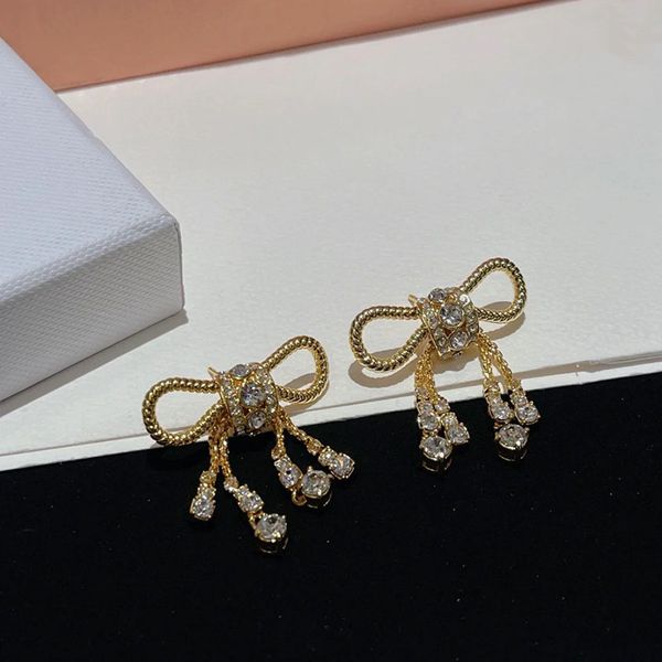 18k gold cute bowknot designer earrings stud for women sweet bow shining diamond luxury brand ear rings earring jewelry gift, Golden;silver
18k gold cute bowknot designer earrings stud for women sweet bow shining diamond luxury brand ear rings earring jewelry gift, Golden;silver