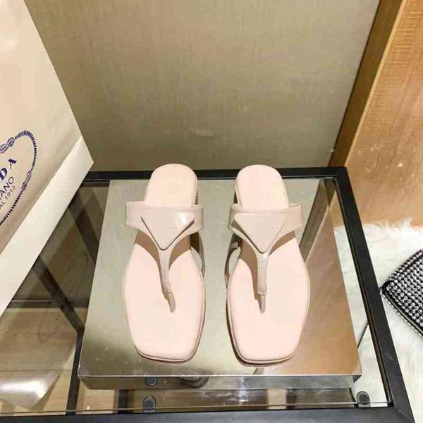 70% off designer women's luxury slippers triangle i-shaped style square head outside wearing open toe flat net red, Black
70% off designer women's luxury slippers triangle i-shaped style square head outside wearing open toe flat net red, Black