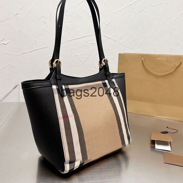 evening bags women handbag classic temperament shopping bag tote burberyr handbags cowhide leather bag tartan stripes shoulder back pouch
evening bags women handbag classic temperament shopping bag tote burberyr handbags cowhide leather bag tartan stripes shoulder back pouch