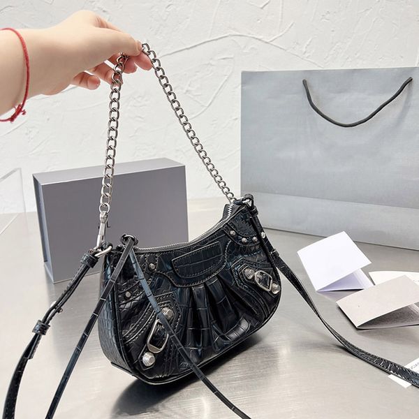women bags luxurys designers totes bags vintage bag tote shopping purse leather backpack classic cross body quality
women bags luxurys designers totes bags vintage bag tote shopping purse leather backpack classic cross body quality