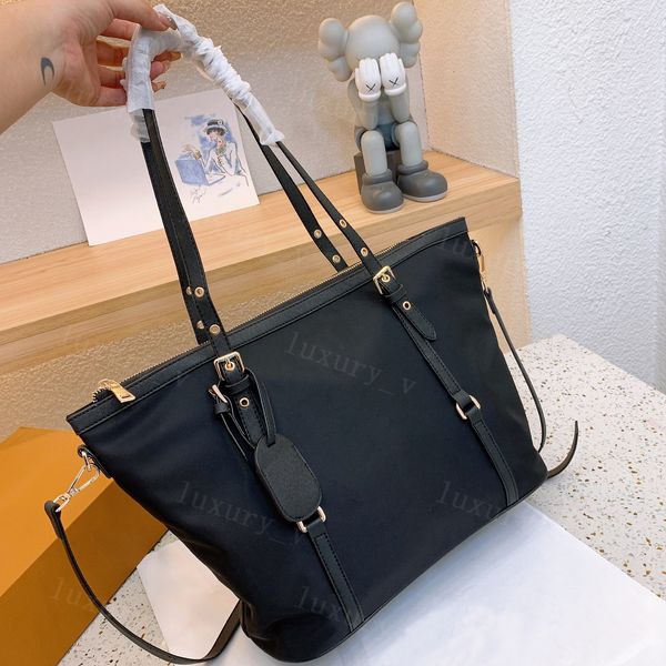 designer totes women shopping bags fashion waterproof recycled nylon handbag ladies luxury messenger bag large capacity casual totes
designer totes women shopping bags fashion waterproof recycled nylon handbag ladies luxury messenger bag large capacity casual totes
