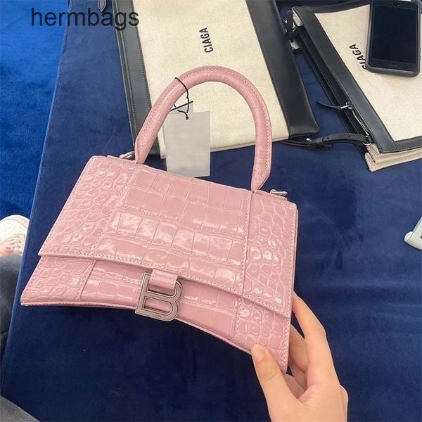 2022 alligator leather versatile bag fashion small spring balencaigass bags portable portable hourglass handbags x2xe
2022 alligator leather versatile bag fashion small spring balencaigass bags portable portable hourglass handbags x2xe