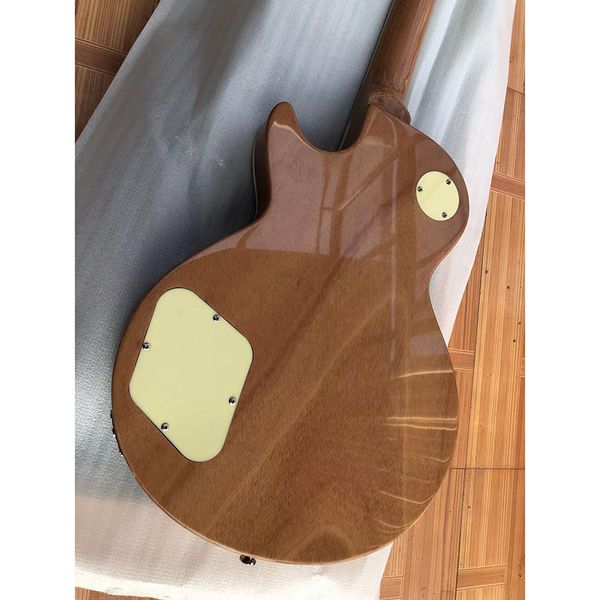 classic brand electric guitar exquisite and natural water rippl thick sound delivery to home.
classic brand electric guitar exquisite and natural water rippl thick sound delivery to home.