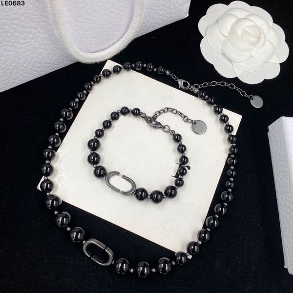new designer black pearl bead chain letter choker necklace bracelet pure copper material couple women wedding jewelry birthday gift with box, Golden;silver
new designer black pearl bead chain letter choker necklace bracelet pure copper material couple women wedding jewelry birthday gift with box, Golden;silver