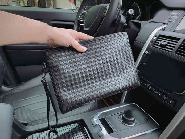shoulder bag designer bags men leather weave handbag shoulder crossbody bag male clutch bag purses 220314
shoulder bag designer bags men leather weave handbag shoulder crossbody bag male clutch bag purses 220314
