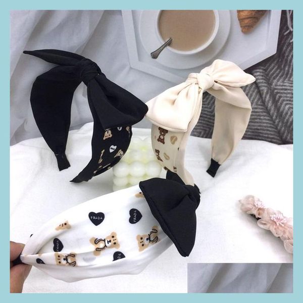 headbands 5colors fashion designer letters print bowknot headband cartoon bear pattern wide edge cross knotted headbands vint bdehome dhf0l, Silver
headbands 5colors fashion designer letters print bowknot headband cartoon bear pattern wide edge cross knotted headbands vint bdehome dhf0l, Silver