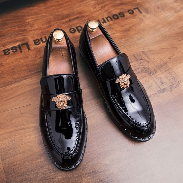 dress shoes fashion brand shoes autumn designer black loafers non-slip waterproof male comfortable patent leather business 220905
dress shoes fashion brand shoes autumn designer black loafers non-slip waterproof male comfortable patent leather business 220905