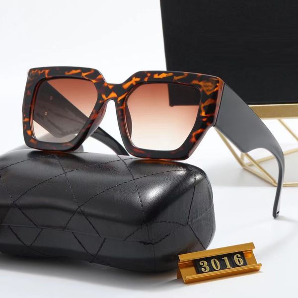 fashion classic black white sunglasses ladies designer versatile wide legs gold decoration glasses driving outdoor uv400 beach ladies, White;black
fashion classic black white sunglasses ladies designer versatile wide legs gold decoration glasses driving outdoor uv400 beach ladies, White;black