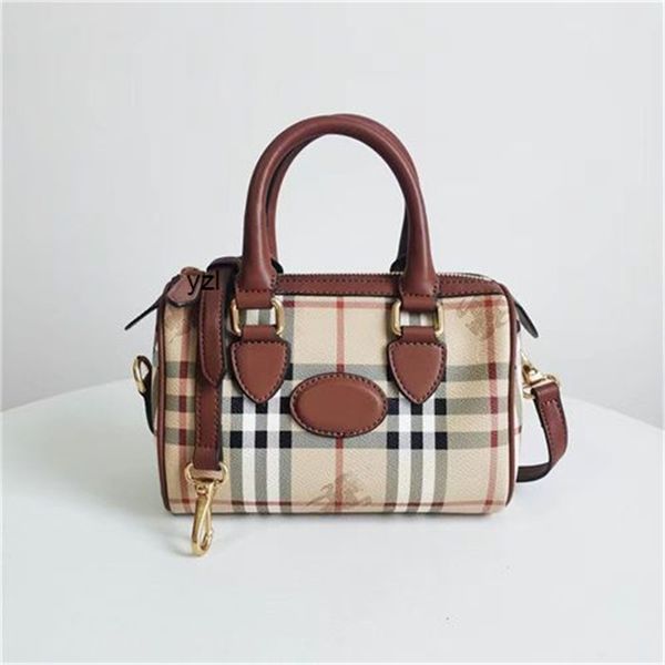 designer luxury burbrerity bags for women 7a quality brown crossbody handbags vintage burbrery leather wallet paris plaid the totes bag fash
designer luxury burbrerity bags for women 7a quality brown crossbody handbags vintage burbrery leather wallet paris plaid the totes bag fash