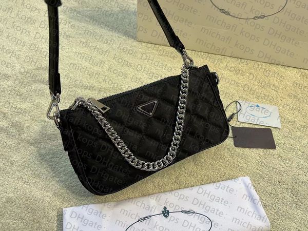 designer woman pack mahjong bag chain strap single shoulder bag nylon lightweight rhomb triangle logo simple small square bag 2022 high qual
designer woman pack mahjong bag chain strap single shoulder bag nylon lightweight rhomb triangle logo simple small square bag 2022 high qual