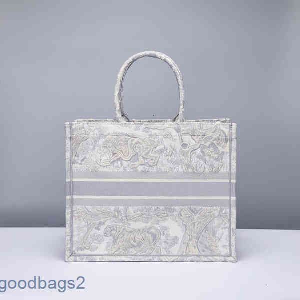 luxury bags handbags womenbook tote toile jouy embroidery jacquard embossed stripes women canvas cotton fabric splice shoulder
luxury bags handbags womenbook tote toile jouy embroidery jacquard embossed stripes women canvas cotton fabric splice shoulder