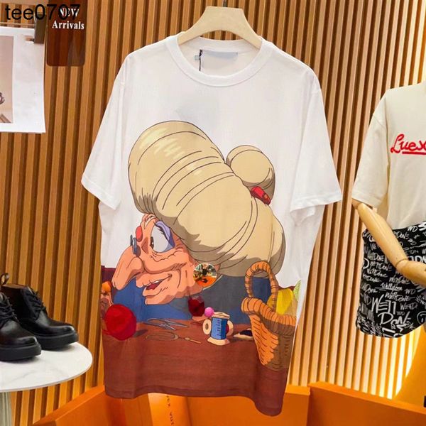 in spring and tee summer of 2022 the new l lofw chihiro co branded t-shirt has a portrait print pattern short sleeves loose men and women, White
in spring and tee summer of 2022 the new l lofw chihiro co branded t-shirt has a portrait print pattern short sleeves loose men and women, White
