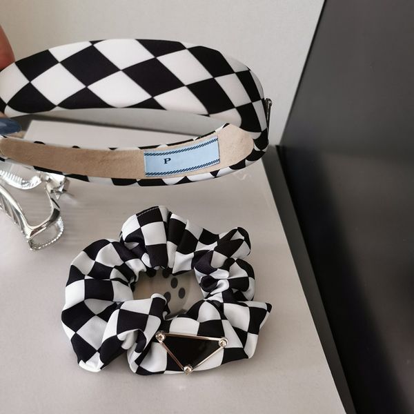 2022 fashion p-letter designers headband women classic black white plaid hairband with stamp hair accessories hair rubber band p125, Silver
2022 fashion p-letter designers headband women classic black white plaid hairband with stamp hair accessories hair rubber band p125, Silver