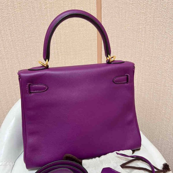bags womens herbags designer 2023 new anemone purple leather gold buckle portable cross ladys fashion luxury high sence shopping handbags nb
bags womens herbags designer 2023 new anemone purple leather gold buckle portable cross ladys fashion luxury high sence shopping handbags nb