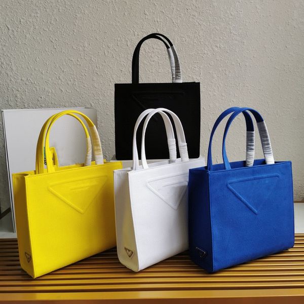 2022 new niche design portable canvas bag high-end tote bag fashion single shoulder messenger small square bag, Blue;pink
2022 new niche design portable canvas bag high-end tote bag fashion single shoulder messenger small square bag, Blue;pink