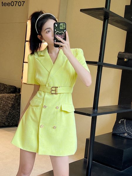fashion dress balmas suit skirt a new fashion for women in summer 2022 has a slim waist. short sleeve double row button one-step skirt, Black;gray
fashion dress balmas suit skirt a new fashion for women in summer 2022 has a slim waist. short sleeve double row button one-step skirt, Black;gray