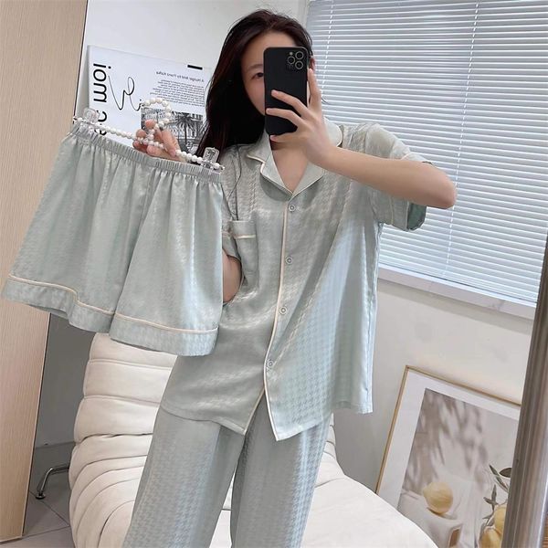 sleepwear shirt amp pant shorts suit blue houndstooth loose silk satin home, Black;red
sleepwear shirt amp pant shorts suit blue houndstooth loose silk satin home, Black;red