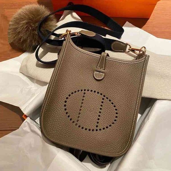 2022 head layer togo leather bucket bag evelynnnleather women's bag lychee pattern hollow out single shoulder crossbody
2022 head layer togo leather bucket bag evelynnnleather women's bag lychee pattern hollow out single shoulder crossbody