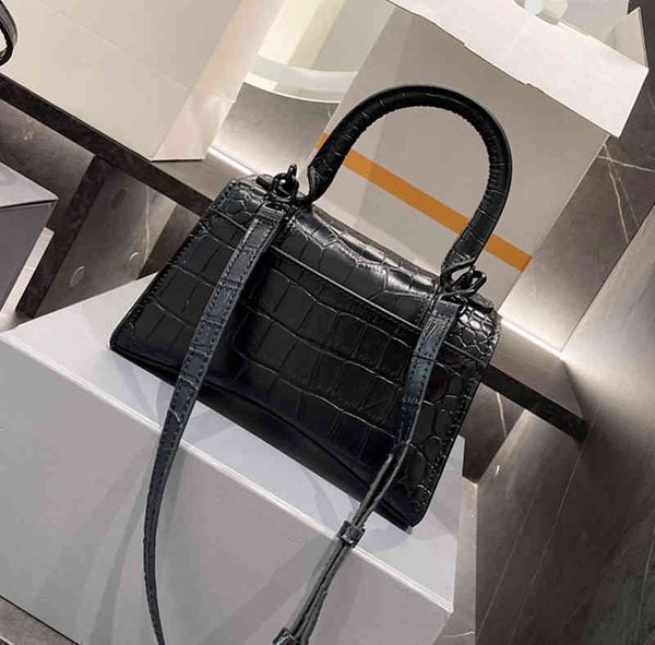 designer bags balenciga handbag 2022 womens balencaigbag discount internet celebrity same style genuine leather hourglass b- shaped buckle t
designer bags balenciga handbag 2022 womens balencaigbag discount internet celebrity same style genuine leather hourglass b- shaped buckle t