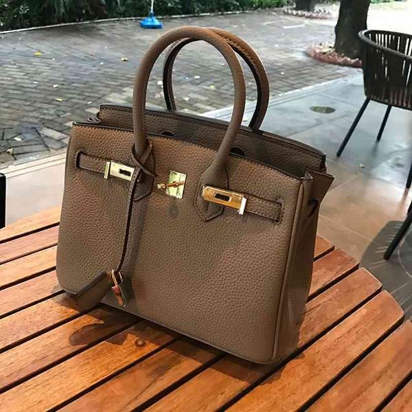 luxury famous women's shoulder bags fashion cosmetic bag totes crocodile h home handbags designed by famous designer cross body purses
luxury famous women's shoulder bags fashion cosmetic bag totes crocodile h home handbags designed by famous designer cross body purses