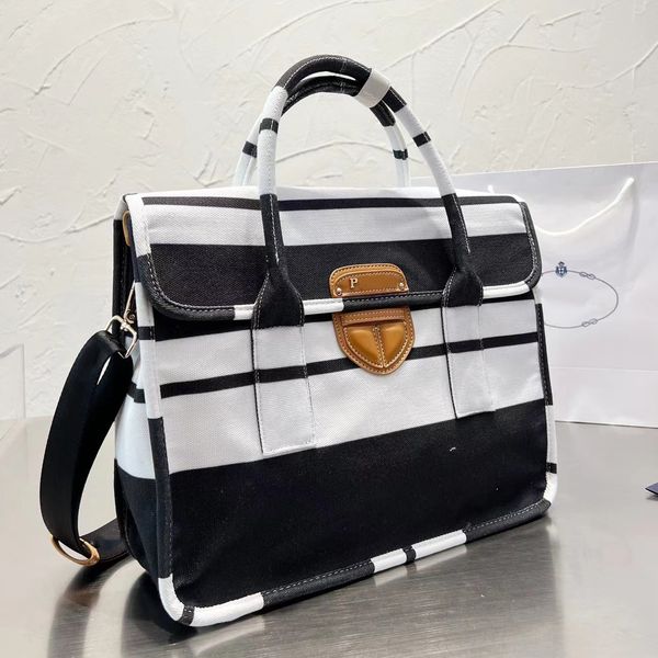 7adesigner bag handbags large capacity and multiple styles the tote bag classic fashion lady messenger129
7adesigner bag handbags large capacity and multiple styles the tote bag classic fashion lady messenger129
