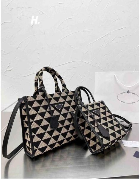 hh small symbole jacquard fabric handbag tote shoulder bags women designer shopping bag satchel luxury messenger cross body handbags for pur
hh small symbole jacquard fabric handbag tote shoulder bags women designer shopping bag satchel luxury messenger cross body handbags for pur