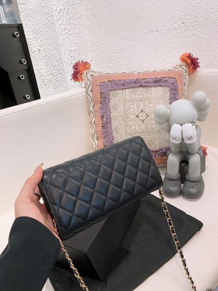 chan designer bag 2022 lady's new fashion mini mobile phone bag cc logo chain diagonal shoulder bag handbag christmas gift
chan designer bag 2022 lady's new fashion mini mobile phone bag cc logo chain diagonal shoulder bag handbag christmas gift