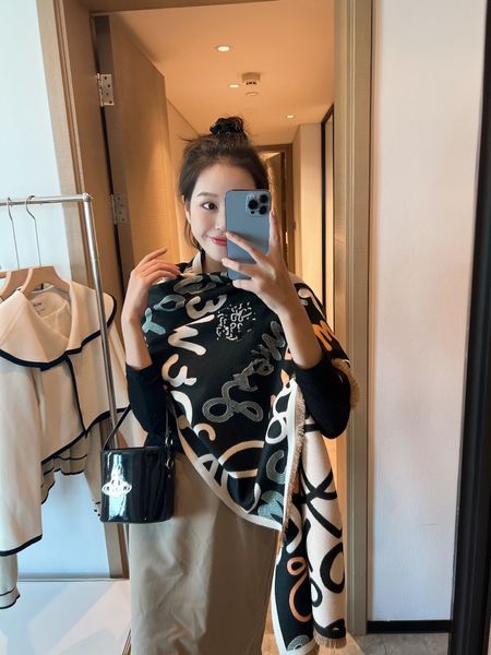 2022 new double-sided wool cross stripe letter scarf long women's autumn and winter cashmere shawl scarf warm, Blue;gray
2022 new double-sided wool cross stripe letter scarf long women's autumn and winter cashmere shawl scarf warm, Blue;gray