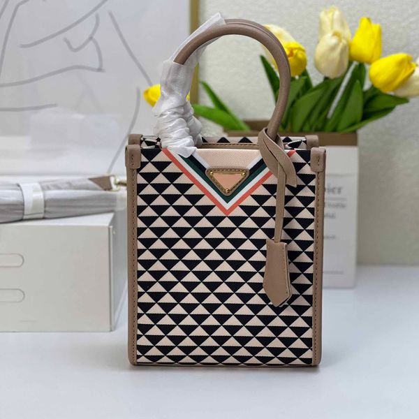 luxury designers totes handbag bags women classic handle laplarge capacity shopping bag commuting canvas
luxury designers totes handbag bags women classic handle laplarge capacity shopping bag commuting canvas