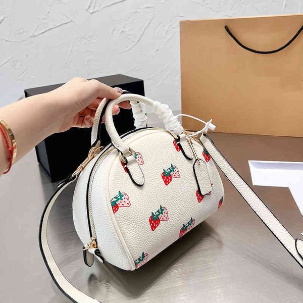 shoulder bag cbag totes designer bag strawberry luxurys handbag women steamed bread bag luxury leather tote bag small half moom crossbody ba
shoulder bag cbag totes designer bag strawberry luxurys handbag women steamed bread bag luxury leather tote bag small half moom crossbody ba