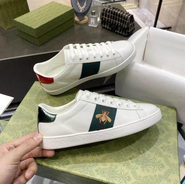 2022 summer men women casual shoes classic white stripe shoe canvas splicing sneakers animal embroidery trainers size 35-46 with box, Black
2022 summer men women casual shoes classic white stripe shoe canvas splicing sneakers animal embroidery trainers size 35-46 with box, Black