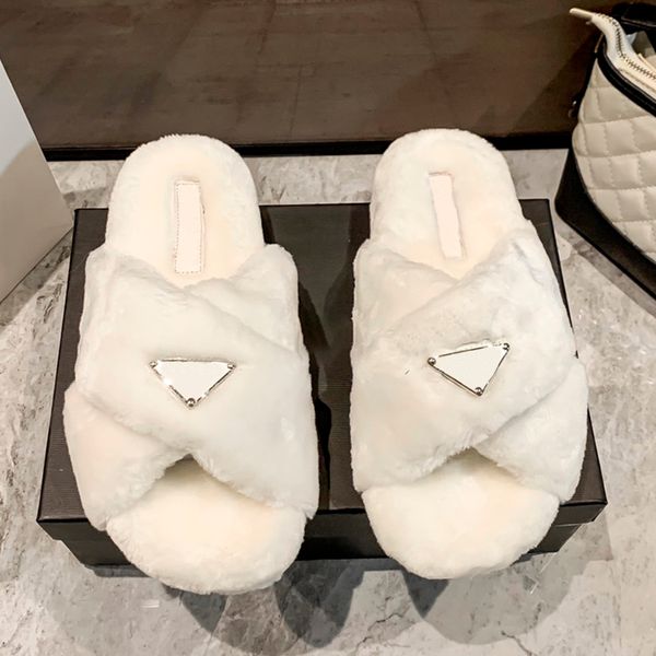 luxury women's slippers in white shearling designer flat winter slides sandals print flats mule furry black white pink slipper wool sli
luxury women's slippers in white shearling designer flat winter slides sandals print flats mule furry black white pink slipper wool sli