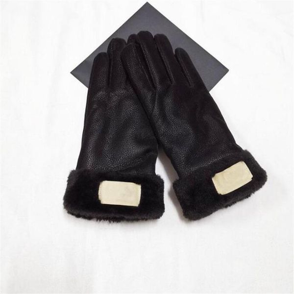 european and american designer brand windproof leather gloves lady touch screen rex rabbit fur mouth winter heat preservation wind styl217r, Blue;gray
european and american designer brand windproof leather gloves lady touch screen rex rabbit fur mouth winter heat preservation wind styl217r, Blue;gray