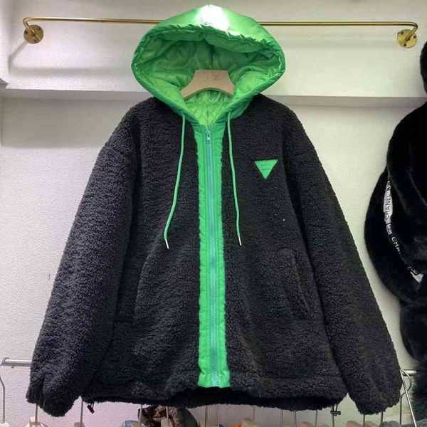 luxury coat women's 2021 autumn and winter new bv casual black contrast color small wool fake two-piece letter zipper hood to keep warm, Black;brown
luxury coat women's 2021 autumn and winter new bv casual black contrast color small wool fake two-piece letter zipper hood to keep warm, Black;brown