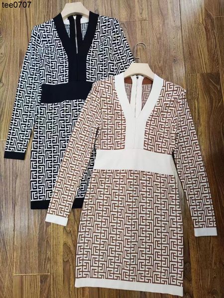 fashion casual skirt balmas knitted slim fitting v-neck zipper ice silk commuter plaid hip wrap dress, Black;gray
fashion casual skirt balmas knitted slim fitting v-neck zipper ice silk commuter plaid hip wrap dress, Black;gray