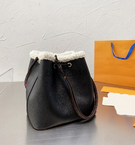 evening bags shoulder bag winter plush woven totes women luxury classic letter pattern shopping bags fashion handbags
evening bags shoulder bag winter plush woven totes women luxury classic letter pattern shopping bags fashion handbags
