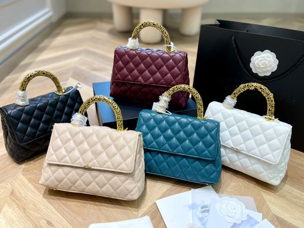 22ss women's bags hollow metal handle cross design bag solid color hass caviar shoulder handbags multi color novel fashion chain mini f
22ss women's bags hollow metal handle cross design bag solid color hass caviar shoulder handbags multi color novel fashion chain mini f