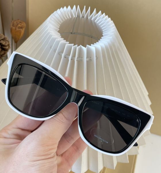 white black cat eye square sunglasses glasses dark grey women summer sunnies occhiali da sole uv400 eyewear with box
white black cat eye square sunglasses glasses dark grey women summer sunnies occhiali da sole uv400 eyewear with box