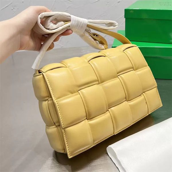 evening bags latest trendy padded cassette intreccio leather cross-body bag women hand-knitted luxury purse fashion flap sponge pillow 2022
evening bags latest trendy padded cassette intreccio leather cross-body bag women hand-knitted luxury purse fashion flap sponge pillow 2022
