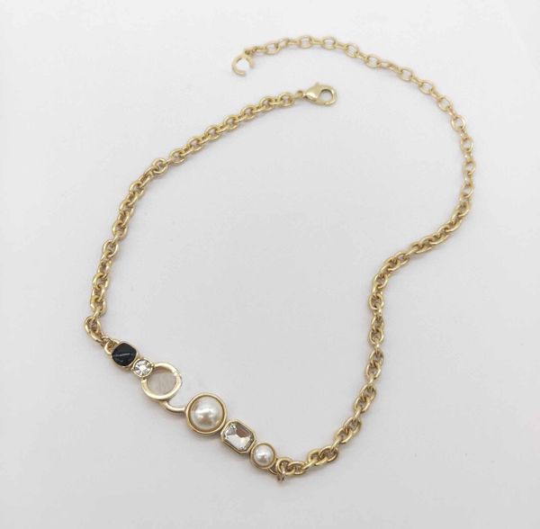 2022 charm pendant necklace with white stone and black stone hair clip have box stamp ps7154a, Golden
2022 charm pendant necklace with white stone and black stone hair clip have box stamp ps7154a, Golden
