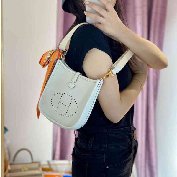 designer evelynn fashion herme bags 2022 new mini messenger bag togo leather et women's single shoulder mobile phone
designer evelynn fashion herme bags 2022 new mini messenger bag togo leather et women's single shoulder mobile phone